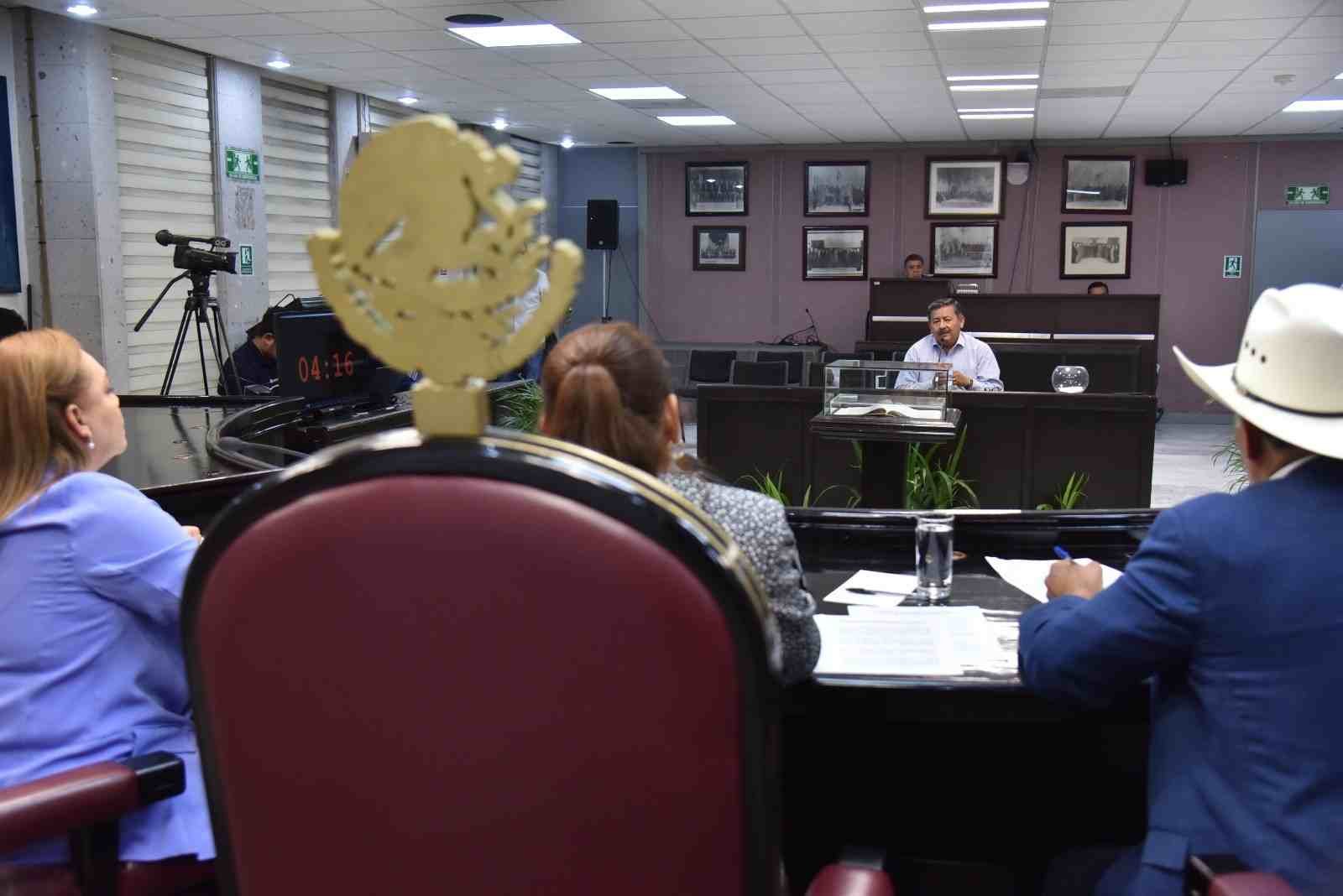 RECIBE COMISIÓN A ASPIRANTES A CONTRALORÍA INTERNA DEL IVAI