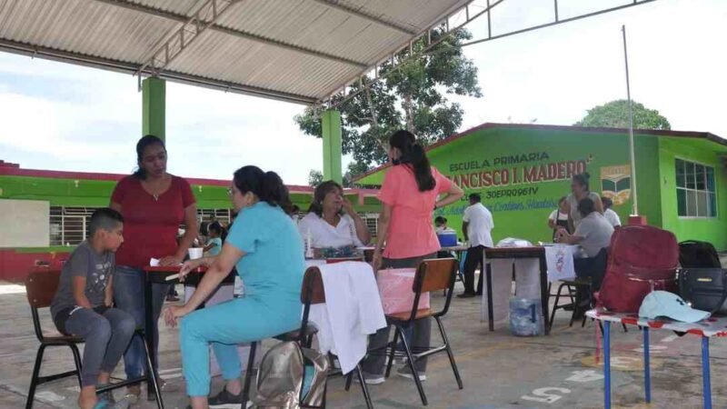 LLEGA CAMPAÑA DEL DIF A COLONIA RUIZ CORTINES