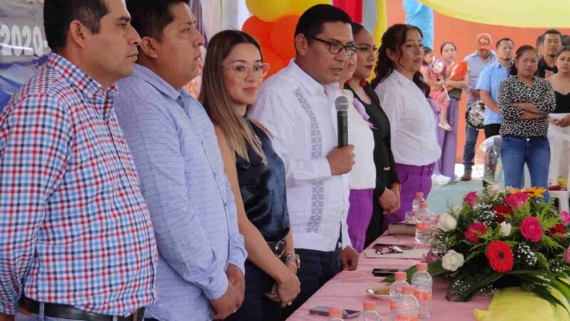 SE GRADUAN ALUMNOS DE KINDER EVA SAMANO DE LÓPEZ