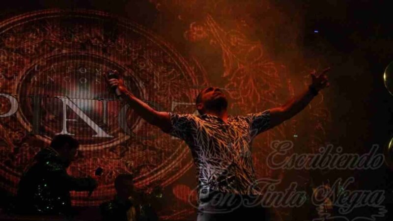 ESPINOZA PAZ PONE A CANTAR Y BAILAR A ALPATLÁHUAC