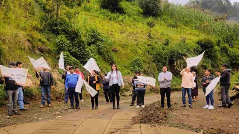DAN BANDERAZOS DE OBRA EN XILOMICHI Y TRES DE MAYO