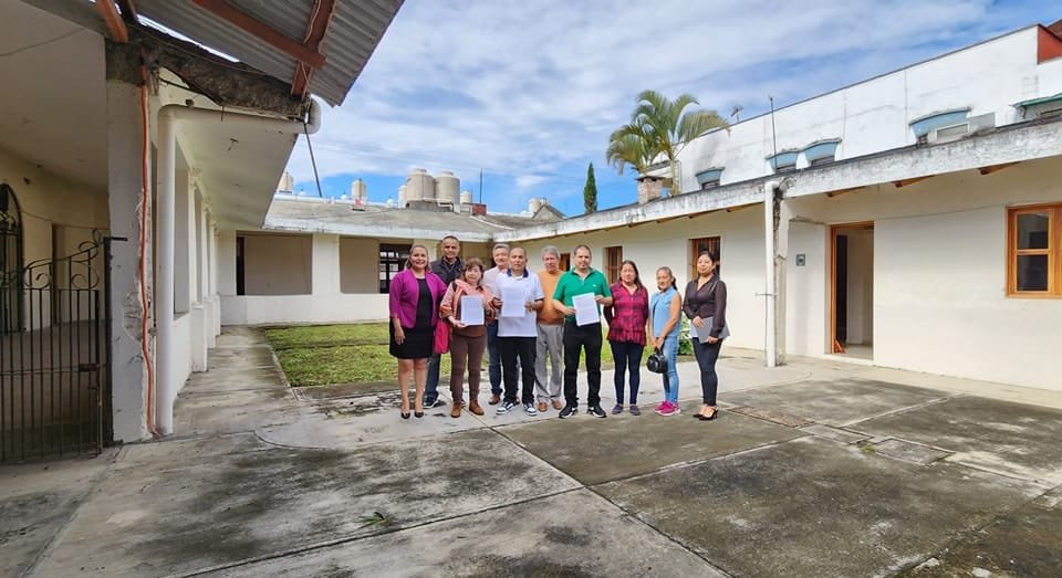 ALCALDE FIRMA CONTRATO DE ARRENDAMIENTO PARA REUBICAR ESCUELAS