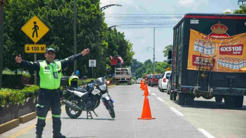 DISPONEN VELOCIDAD MÁXIMA EN BULEVARES DE 50 KM/H
