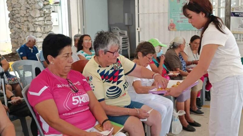INSTRUYEN SOBRE NUTRICIÓN A ADULTOS MAYORES DEL CLUB DEL ABUELO