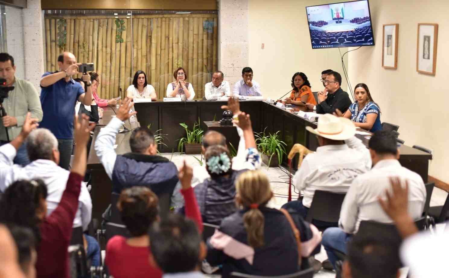 DICTAMINAN NUEVA REDACCIÓN DEL ARTÍCULO 5 CONSTITUCIONAL EN MATERIA INDÍGENA