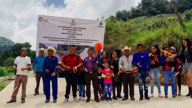 INAUGURA ALCALDE DE COSCO CARRETERA