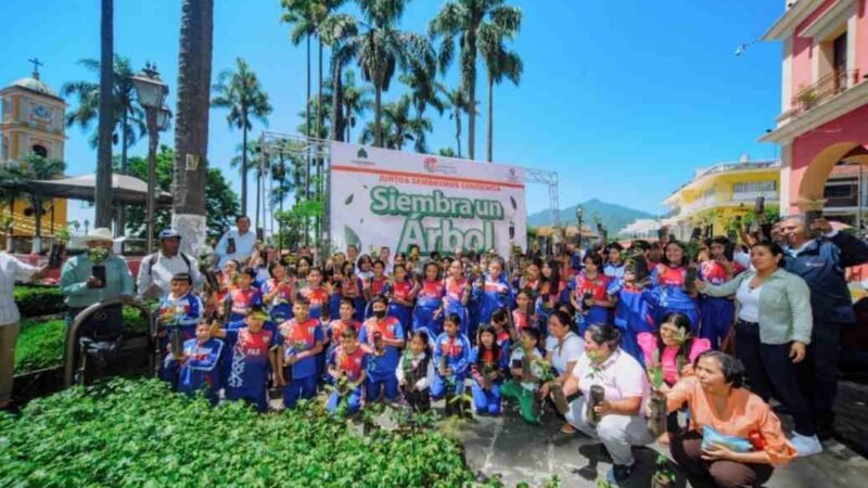 EMPRENDEN REFORESTACIÓN EN COSCOMATEPEC; ENTREGAN 4 MIL ÁRBOLES