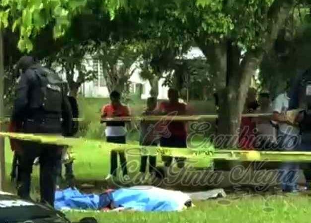 ACRIBILLAN A PAREJA EN PUEBLO DE LAS FLORES