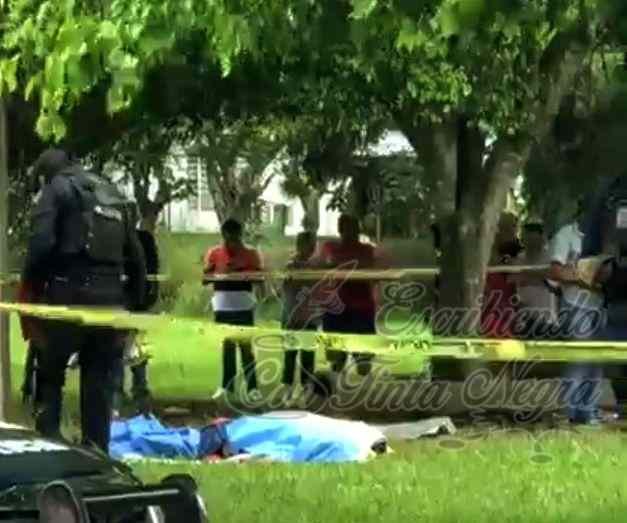 ACRIBILLAN A PAREJA EN PUEBLO DE LAS FLORES