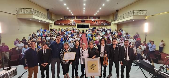 HOMENAJEAN AL MÚSICO GUSTAVO BLANCO POPO