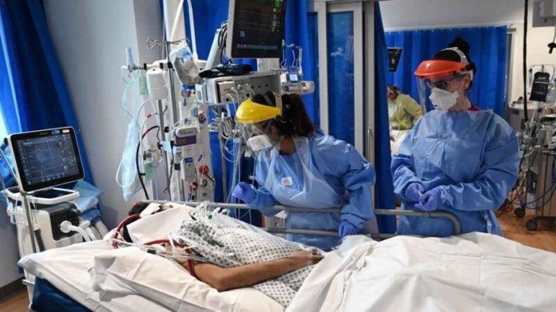 AUMENTAN 12.1 % HOSPITALIZACIONES POR COVID-19 EN ESTADOS UNIDOS