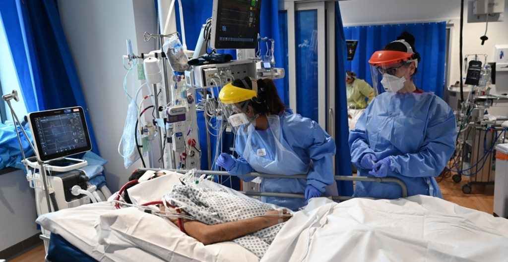 AUMENTAN 12.1 % HOSPITALIZACIONES POR COVID-19 EN ESTADOS UNIDOS