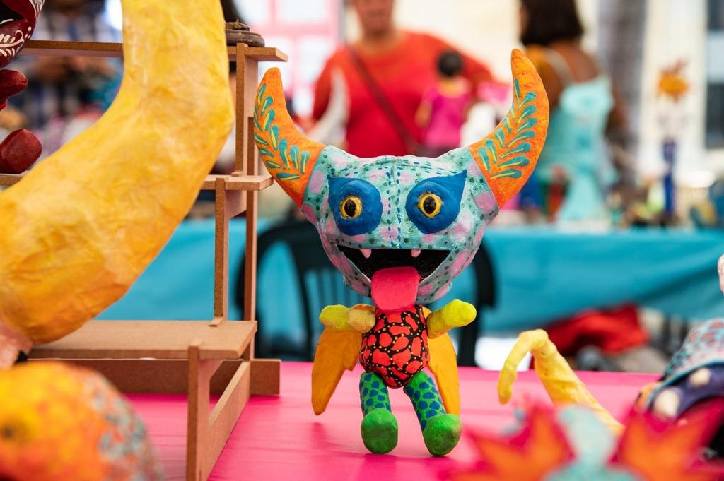 REALIZAN CON ÉXITO TALLER DE ALEBRIJES EN FESTIVAL INTERNACIONAL DEL FOLKLORE