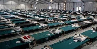 NUEVA YORK PLANEA ALOJAR A MIGRANTES EN UN CAMPAMENTO EN LA ISLA DEL RÍO ESTE