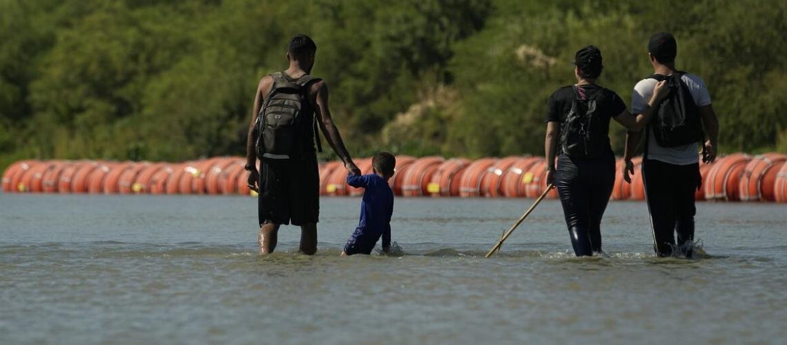 MÉXICO Y ESTADOS UNIDOS PERFILAN GRUPO DE TRABAJO PARA RETIRAR LA BARRERA DE BOYAS EN TEXAS