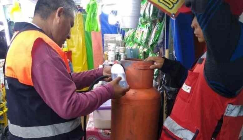 SALDO BLANCO EN FERIA DE CALCAHUALCO