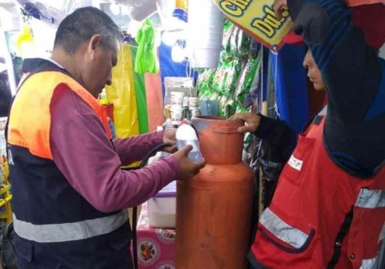 SALDO BLANCO EN FERIA DE CALCAHUALCO