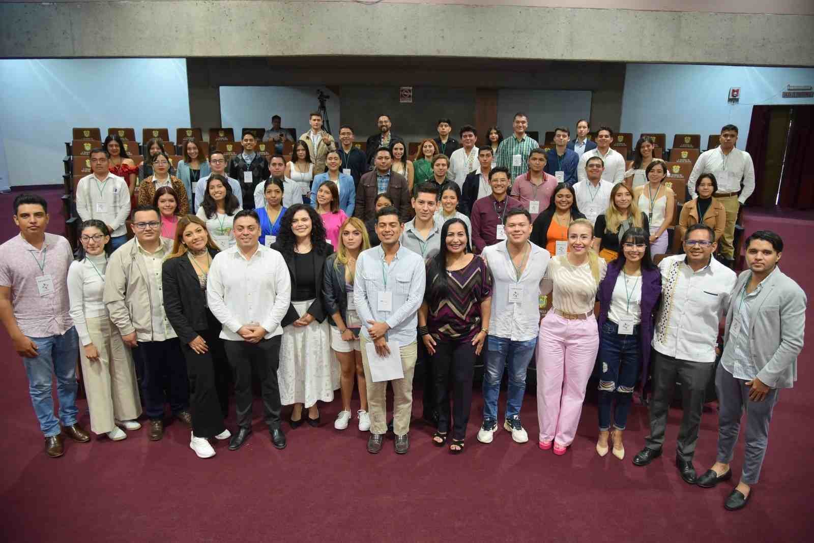 EN EL CONGRESO DAN INICIO ACTIVIDADES DEL XVIII PARLAMENTO DE LA JUVENTUD
