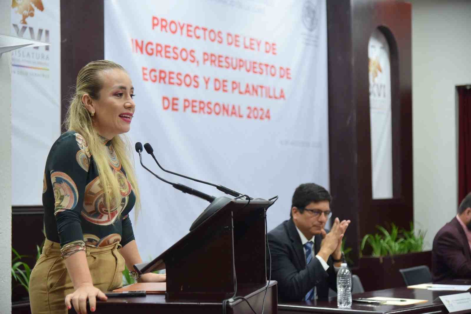 CAPACITA CONGRESO A AYUNTAMIENTOS PARA ELABORACIÓN DE LEYES DE INGRESO