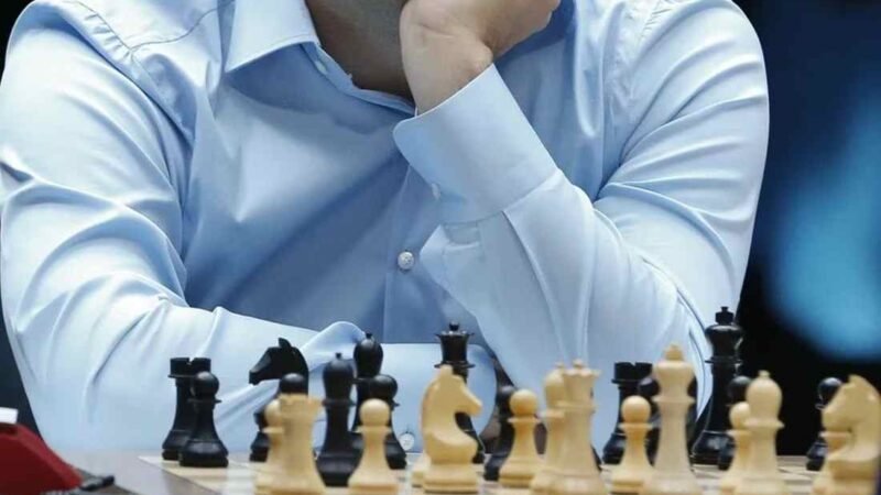 FEDERACIÓN INTERNACIONAL DE AJEDREZ PROHÍBE PARTICIPACIÓN DE MUJERES TRANS EN TORNEOS OFICIALES