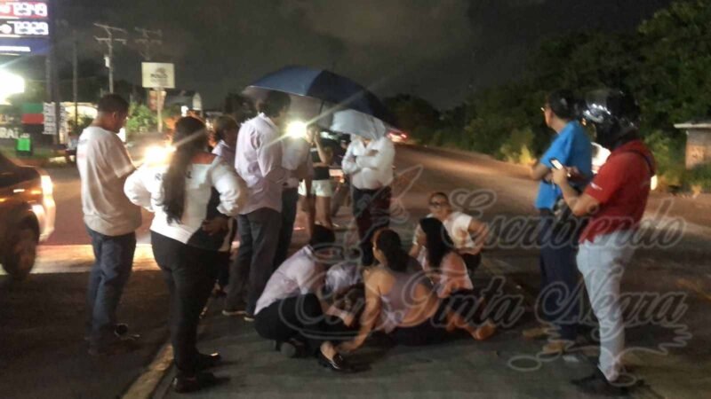 ARROLLA TAXISTA A MADRE E HIJA