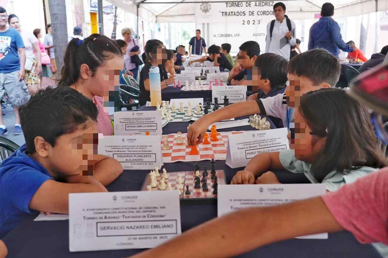 PARTICIPAN 70 NIÑOS Y JÓVENES EN TORNEO DE AJEDREZ