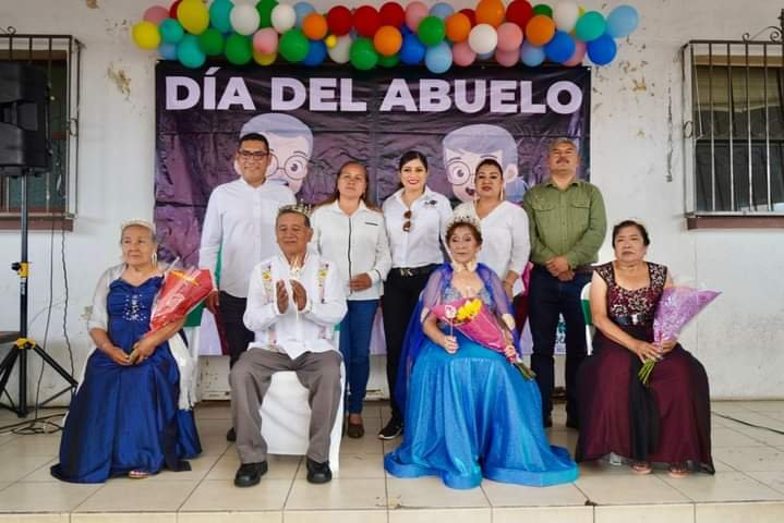 FESTEJAN A LOS ABUELOS EN CHOCAMÁN