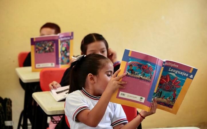 EN 26 DE LAS 32 ENTIDADES DEL PAÍS SE HAN ENTREGADO LOS NUEVOS LIBROS