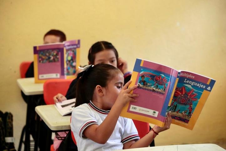 EN 26 DE LAS 32 ENTIDADES DEL PAÍS SE HAN ENTREGADO LOS NUEVOS LIBROS