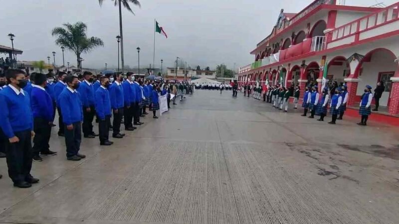 PREPARAN FESTEJOS PATRIOS EN CALCAHUALCO