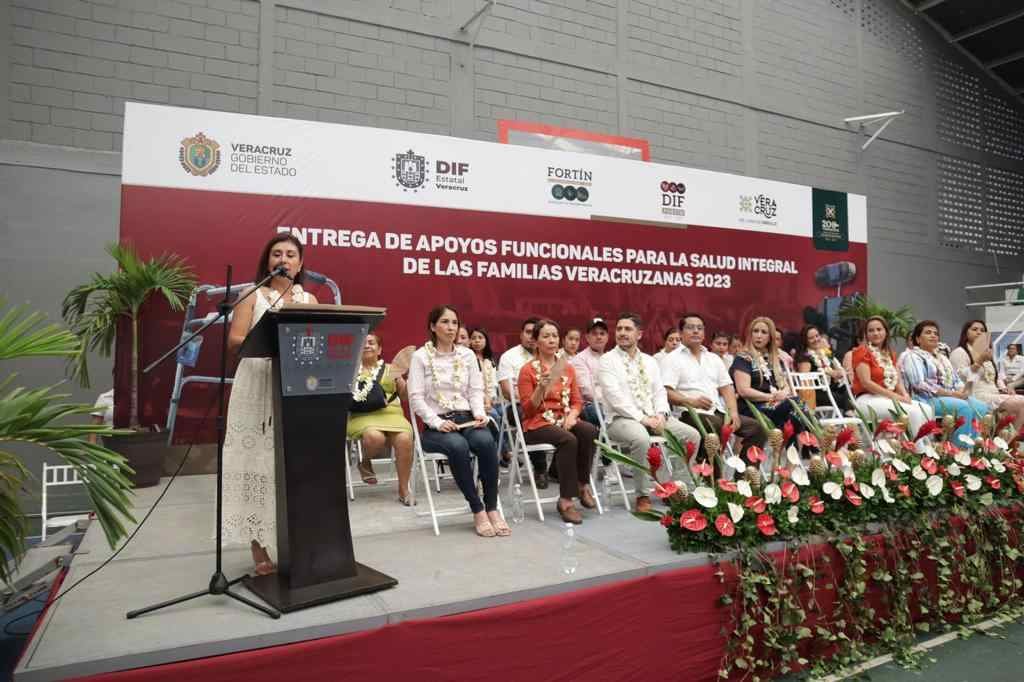 ES FORTÍN SEDE DE ENTREGA DE APARATOS FUNCIONALES DEL DIF ESTATAL