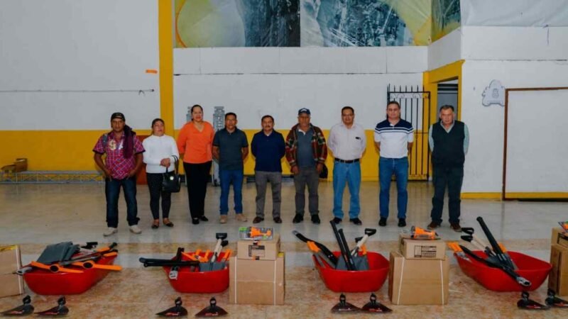 ENTREGAN EQUIPO DE TRABAJO A AGENTES MUNICIPALES