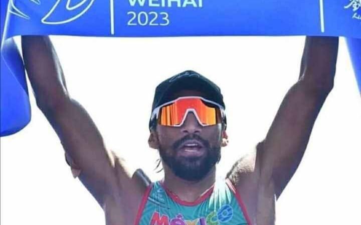ATLETA XALAPEÑO GANA TRIATLÓN EN CHINA