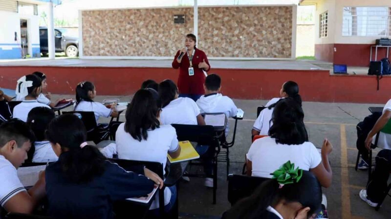 IMPARTE INSTITUTO DE LAS MUJERES Y PAIMEF PLÁTICA SOBRE EMBARAZO A ADOLESCENTES A ESTUDIANTES