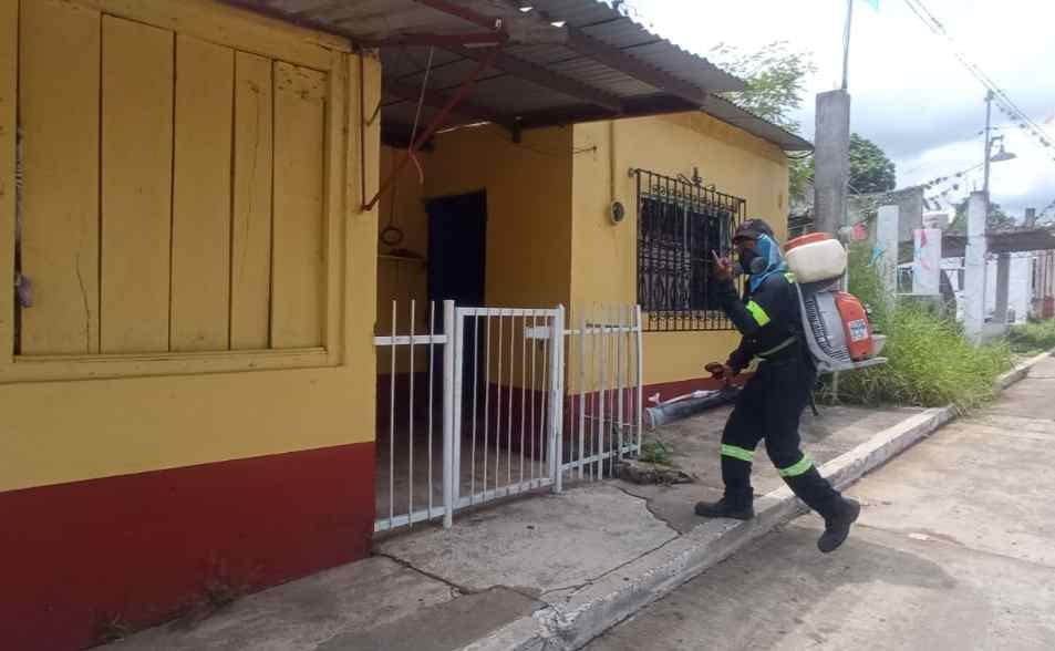REFUERZA AYUNTAMIENTO DE ATOYAC ACCIONES CONTRA EL DENGUE