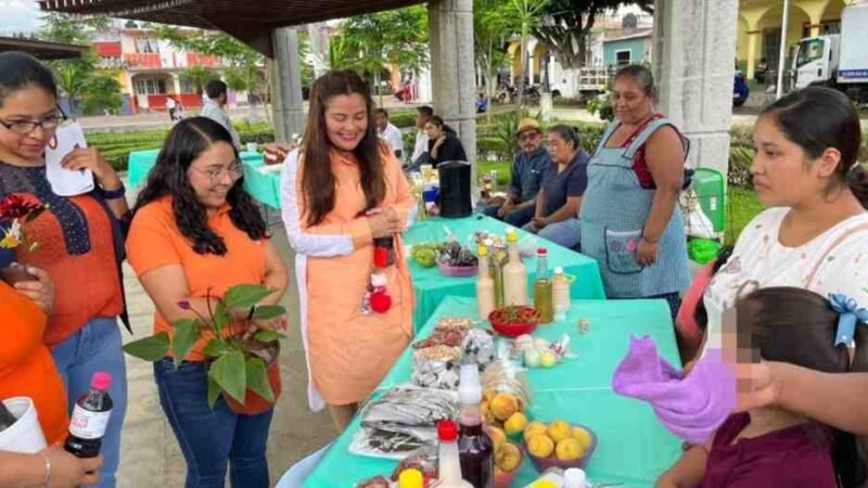 REALIZAN JORNADA DE CONSUMO SOLIDARIO EN IXHUATLÁN
