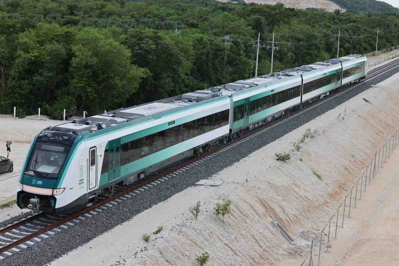 LÓPEZ OBRADOR ENTREGA A LA SEDENA LA ADMINISTRACIÓN DEL TREN MAYA