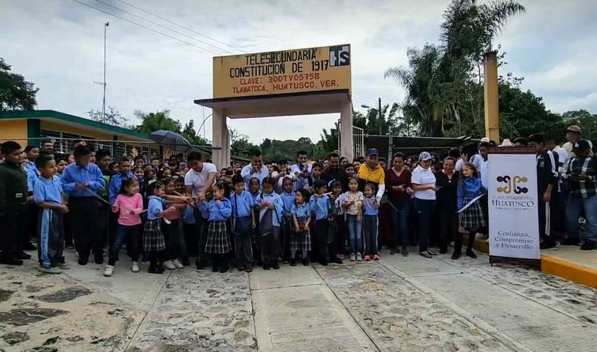 INAUGURA VENTURA DEMUNER REHABILITACIÓN DE CAMINO EN TLAMATOCA