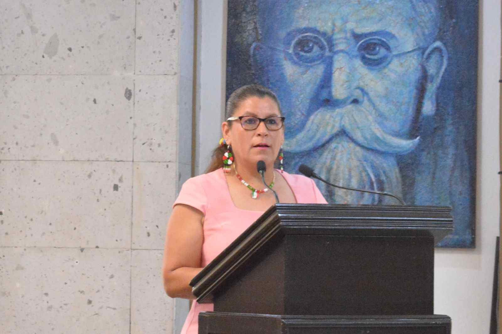 EXPONE DIPUTADA IMPORTANCIA DE LA BANDERA SIERA