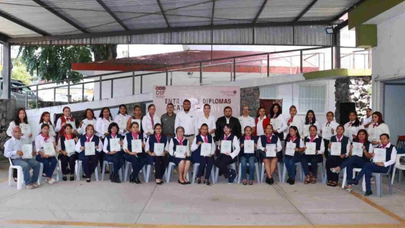 ENTREGAN ICATVER Y AUTORIDADES RECONOCIMIENTO A 40 FORTINENSES