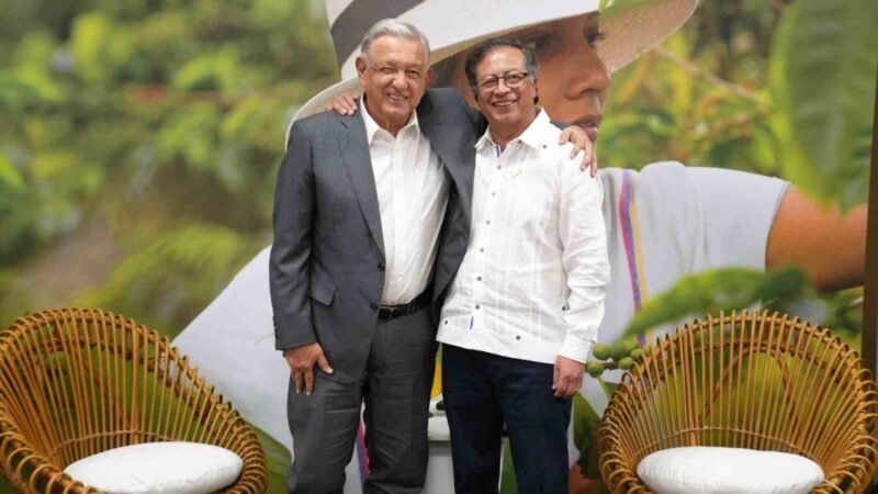 LÓPEZ OBRADOR Y GUSTAVO PETRO SE REÚNEN POR PRIMERA VEZ EN COLOMBIA