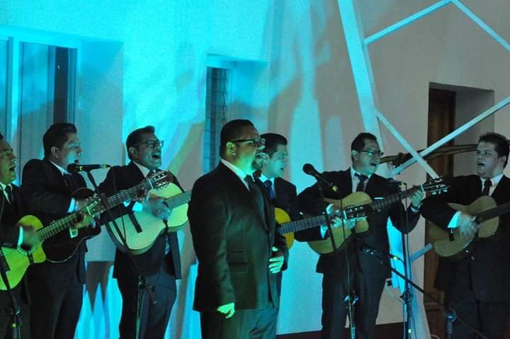 SE PRESENTA RONDALLA ROMÁNTICA ILUSIÓN EN DOMINGOS CULTURALES