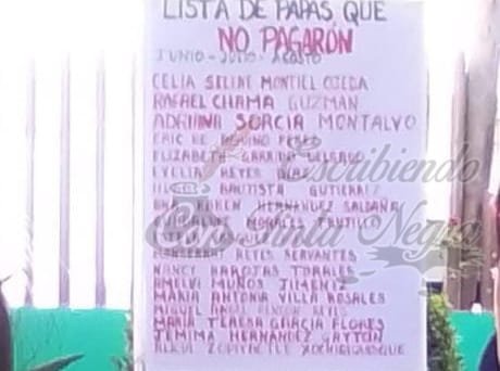 EXHIBEN A PADRES “DEUDORES”