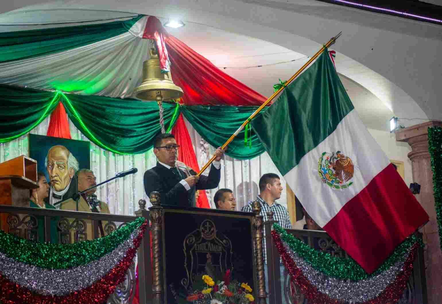 CELEBRAN ANIVERSARIO DE LA INDEPENDENCIA DE MÉXICO