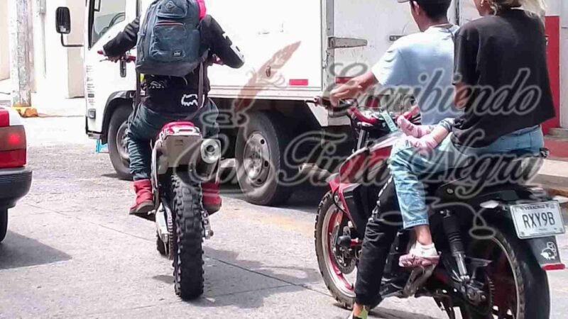MOTOCICLISTAS, RENUENTES A USAR CASCO DE SEGURIDAD
