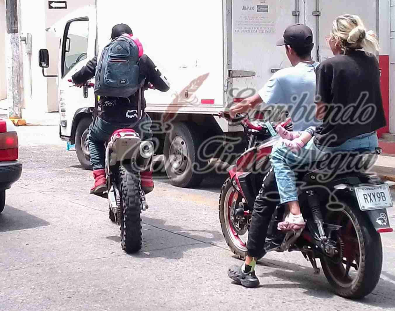 MOTOCICLISTAS, RENUENTES A USAR CASCO DE SEGURIDAD