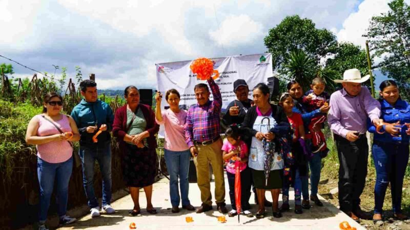 INAUGURA ALCALDE REHABILITACIÓN DE CAMINO EN HUILOTLA