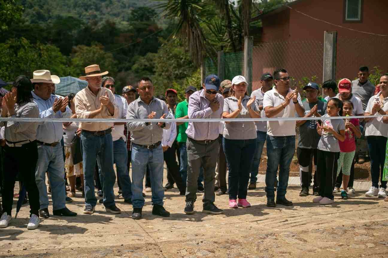 ENTREGA VENTURA DEMUNER OBRAS EN IXPILA