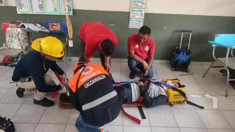 PARTICIPA CALCAHUALCO EN MEGA SIMULACRO