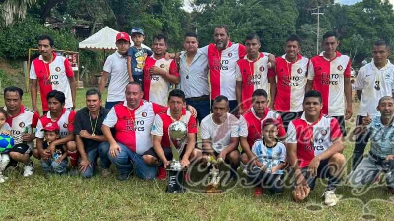 ESTRELLA ROJA, SE CORONA CAMPEÓN DE PRIMER GRAN TORNEO DE VETERANOS